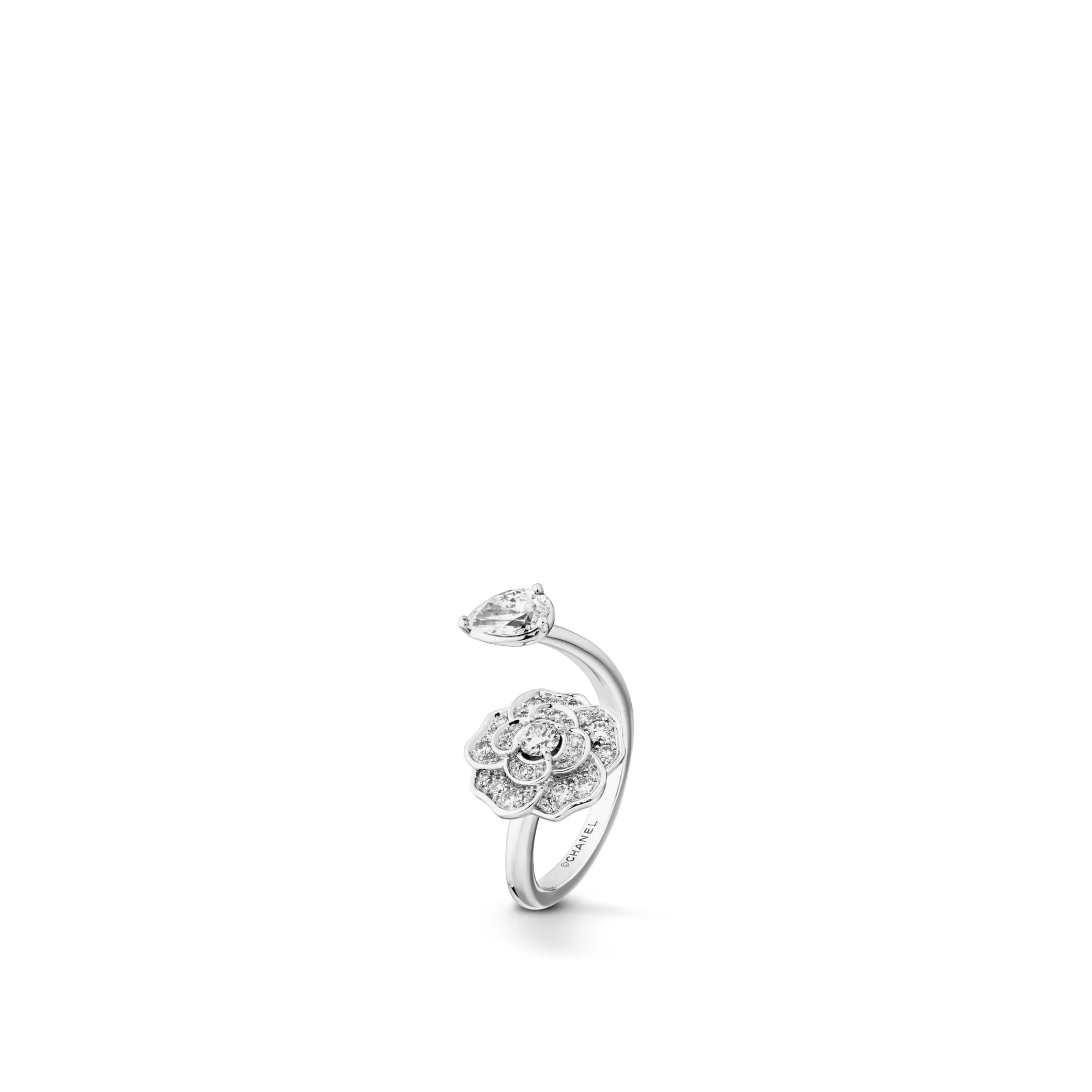 Camelia Precieux chanel dupes ring 18K white gold diamonds