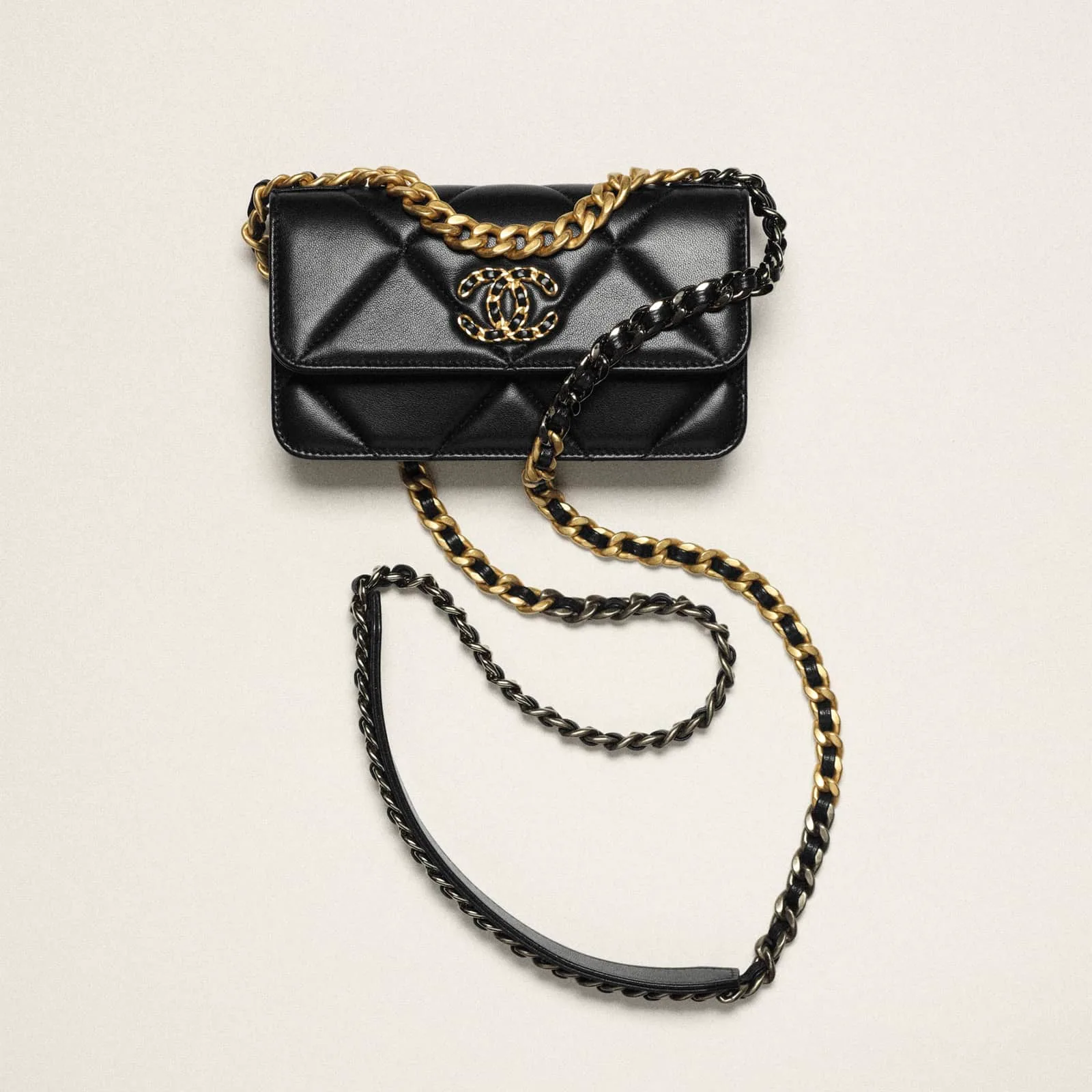 Replica Designer Bags fake chanel bag CHANEL 19 Clutch with Chain