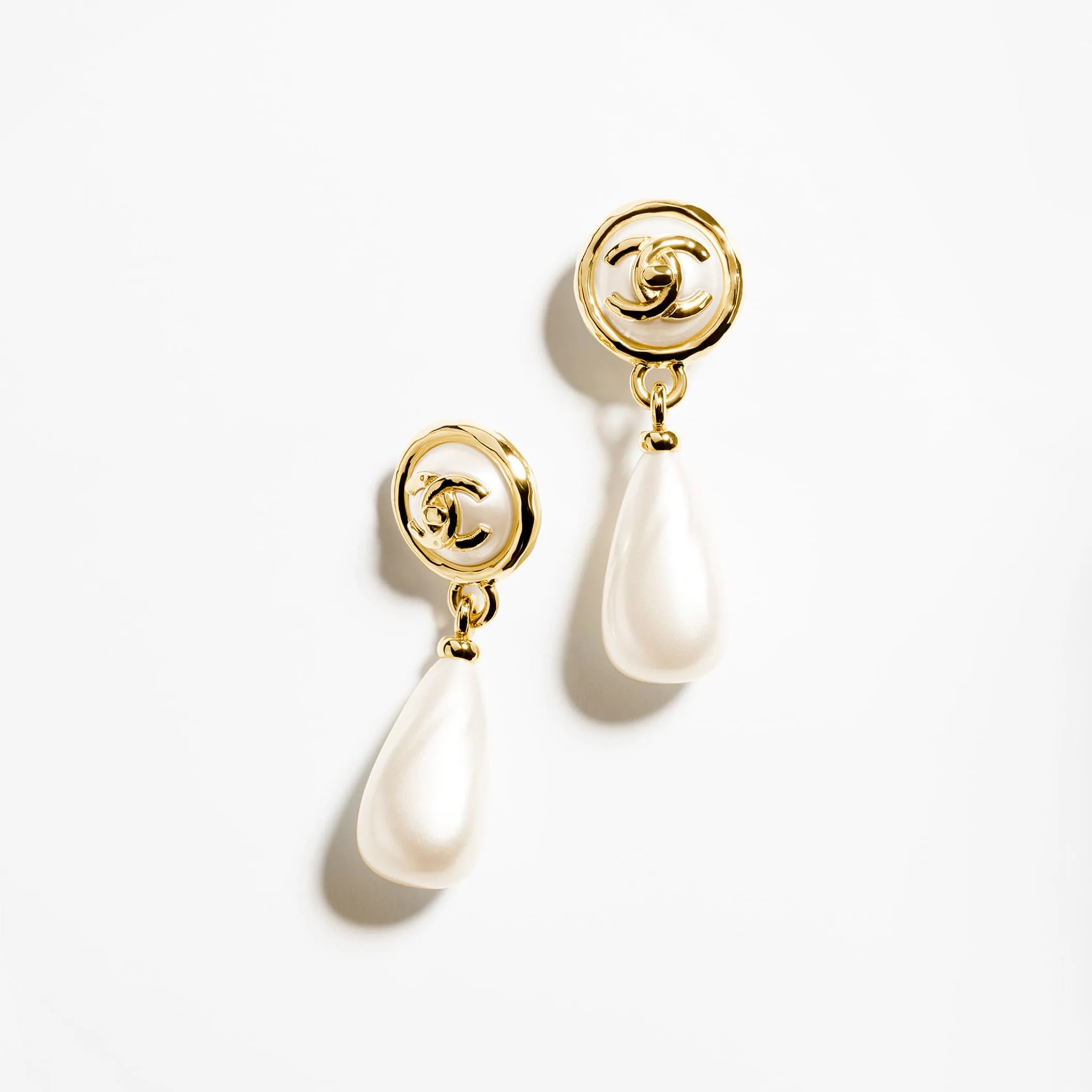 Gold & Pearly White clip-on pendants fake chanel necklace