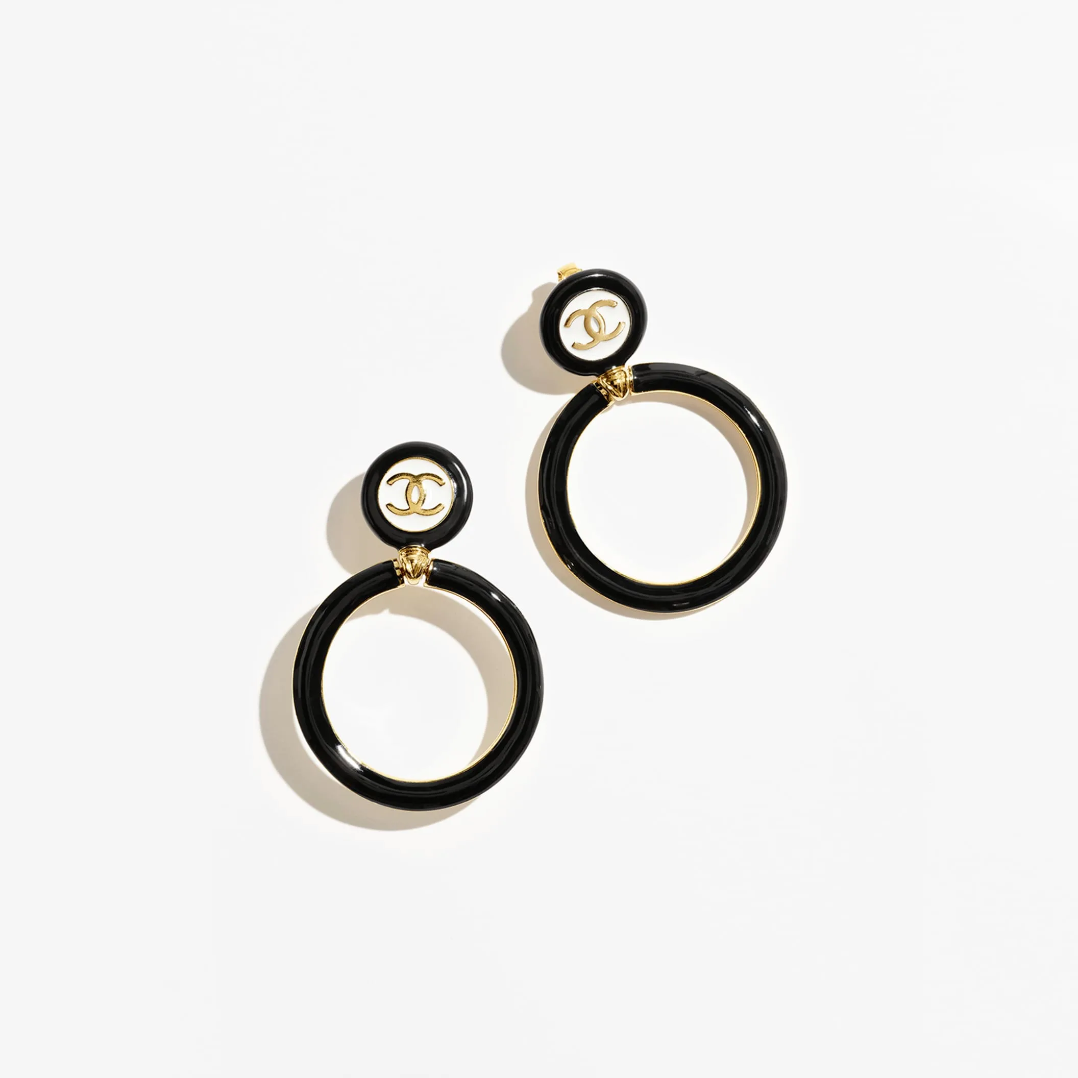Gold White & Black clip-on pendants fake chanel necklace
