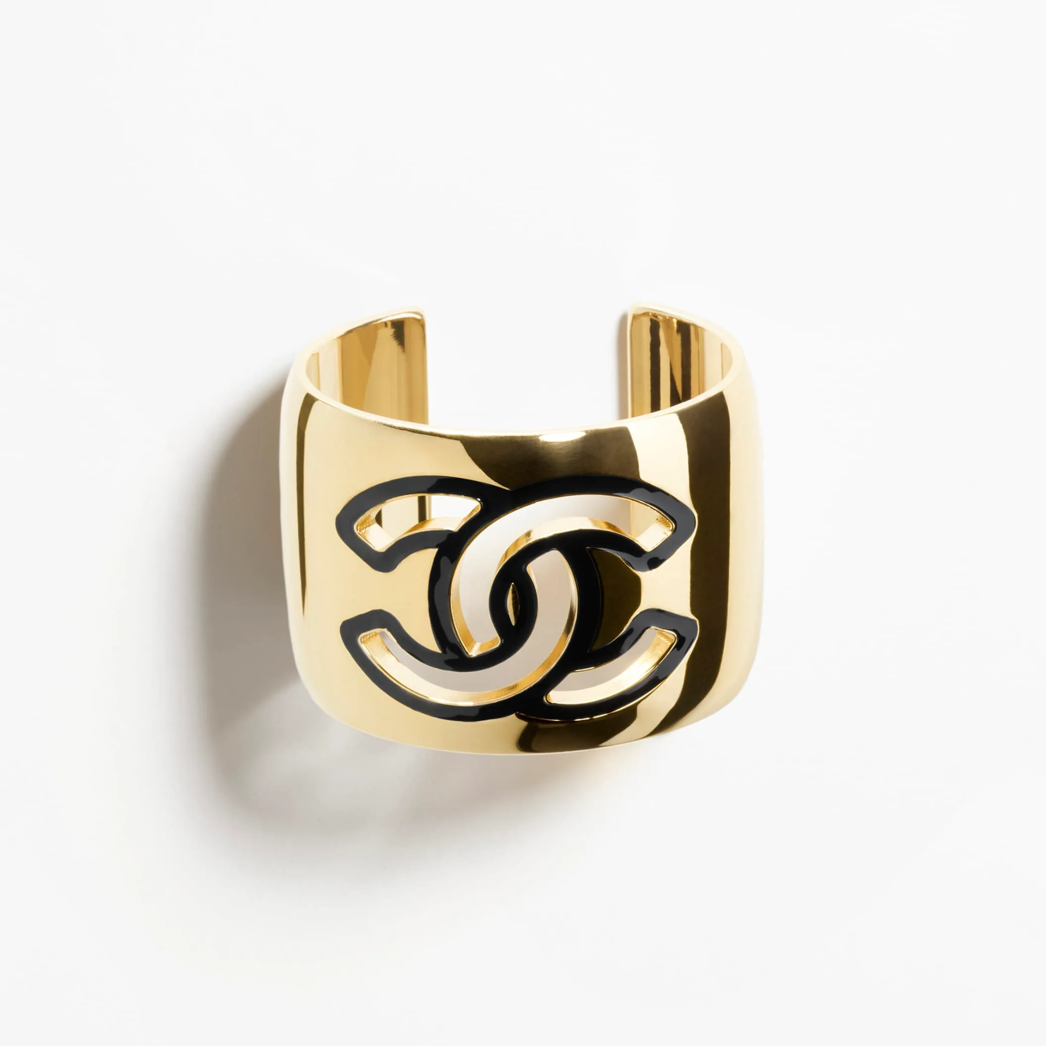 Gold & Fake chanel earrings Black cuff