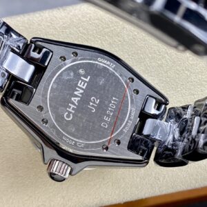 Fake Chanel Replica Watch J12 Watch 33 mm Black highly resistant ceramic and steel diamond indicators H5701