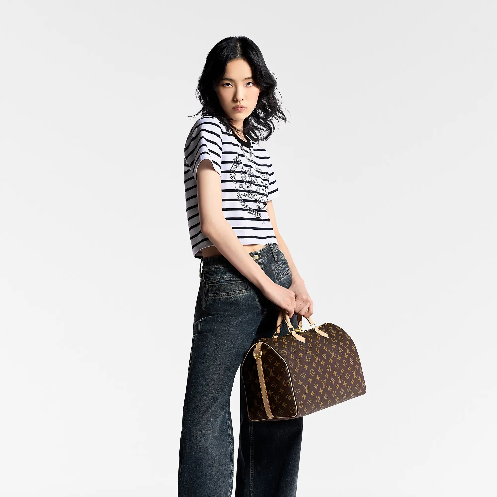 LV Replica louis vuitton speedy bandouliere 35 M46981 PM1 Cropped worn view